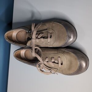 Dansko Loretta Taupe Nubuck Oxford Shoes Women's Size 36 US 5.5-6